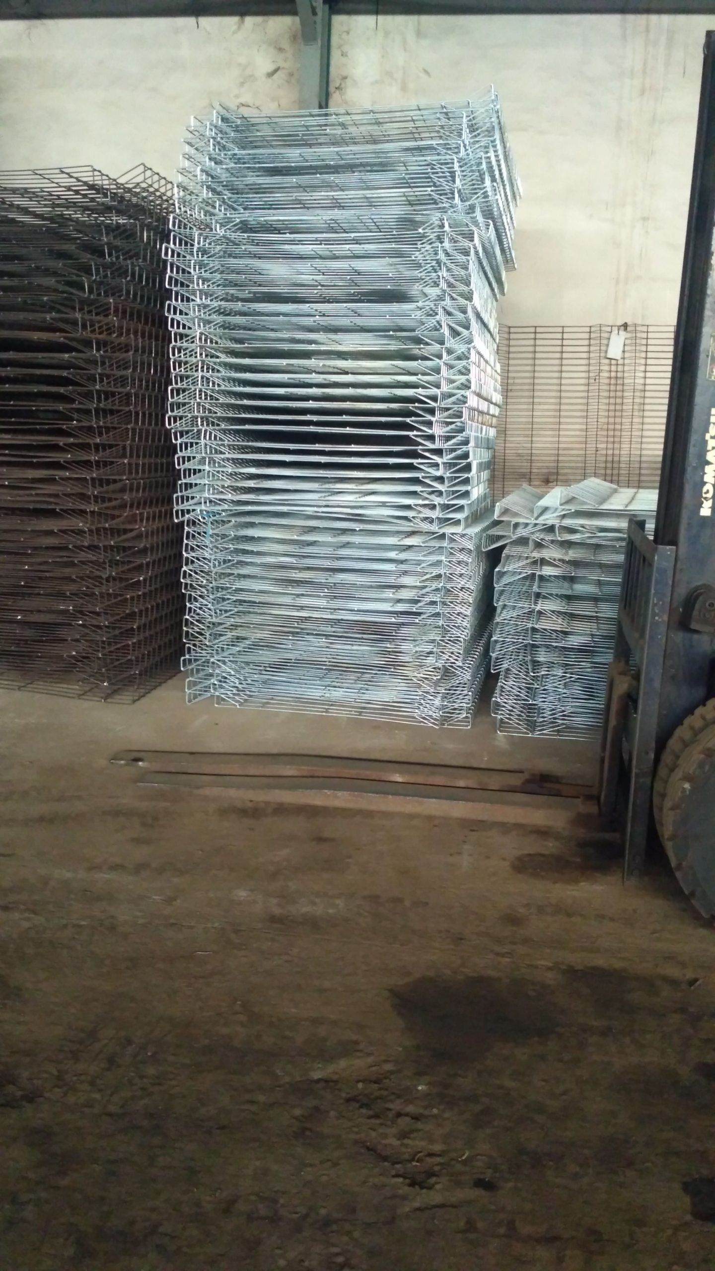 Pengiriman Lembaran Pagar BRC Truk Proyek